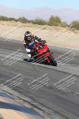 media/Dec-01-2025-Moto Forza (Mon) [[2daa91e15f]]/2-Intermediate Group/Session 4 (Turn 10 Inside)/